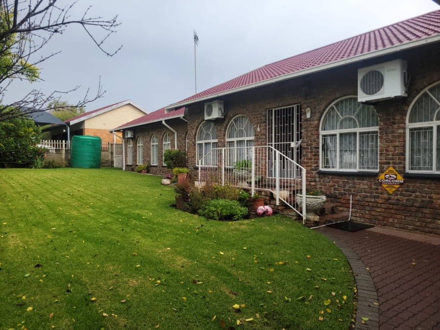 6 Bedroom Property for Sale in Jordania Free State